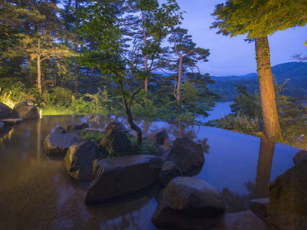 Open-air bath